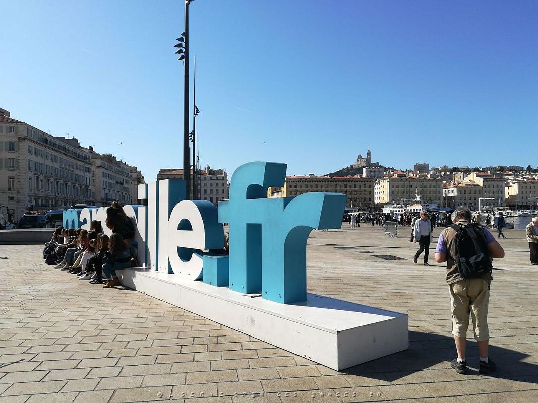 037- Marseille Vieux-Port.jpg - bst